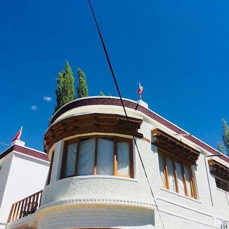Ponyo Stays Leh Exterior foto
