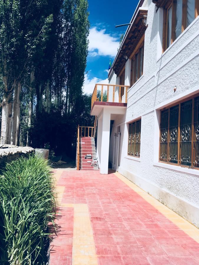 Ponyo Stays Leh Exterior foto